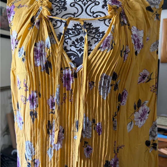 Torrid Yellow Floral Blouse - Picture 2 of 2
